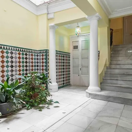 Apartamento Charming With Private Patio By Rems