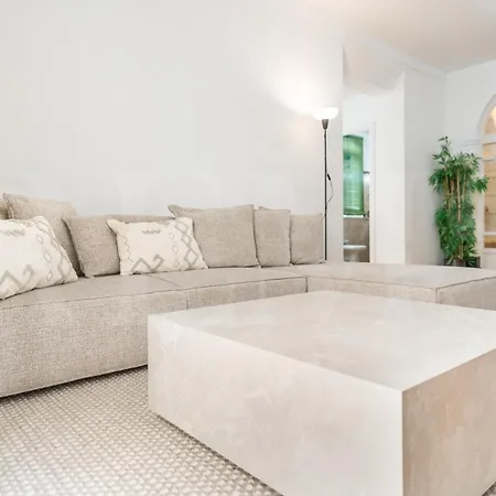 Apartamento Charming With Private Patio By Rems *