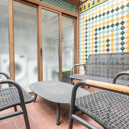 Charming With Private Patio By Rems * マラガ