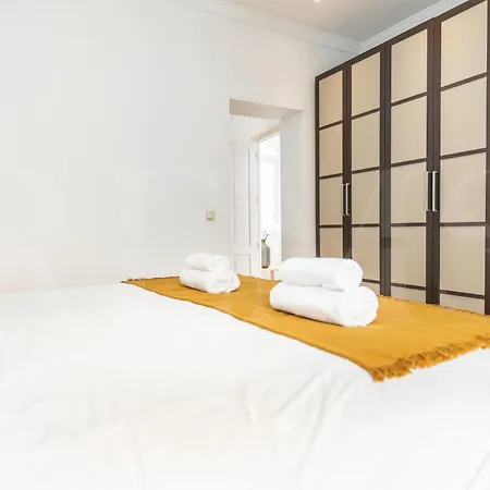 Charming With Private Patio By Rems Málaga