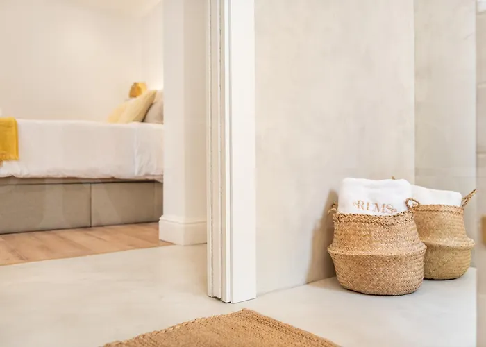 Charming With Private Patio By Rems Daire Málaga