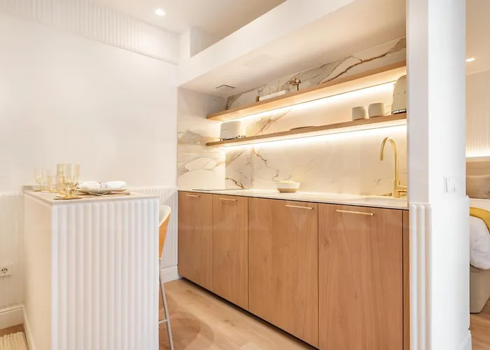 Daire Charming With Private Patio By Rems Málaga