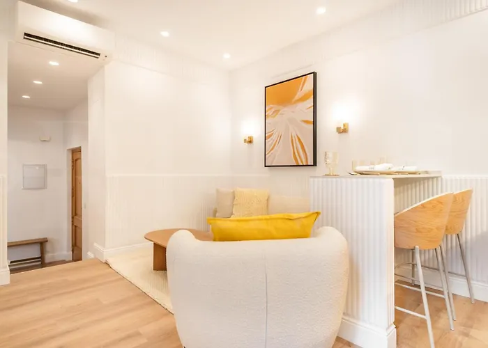 Daire Charming With Private Patio By Rems Málaga