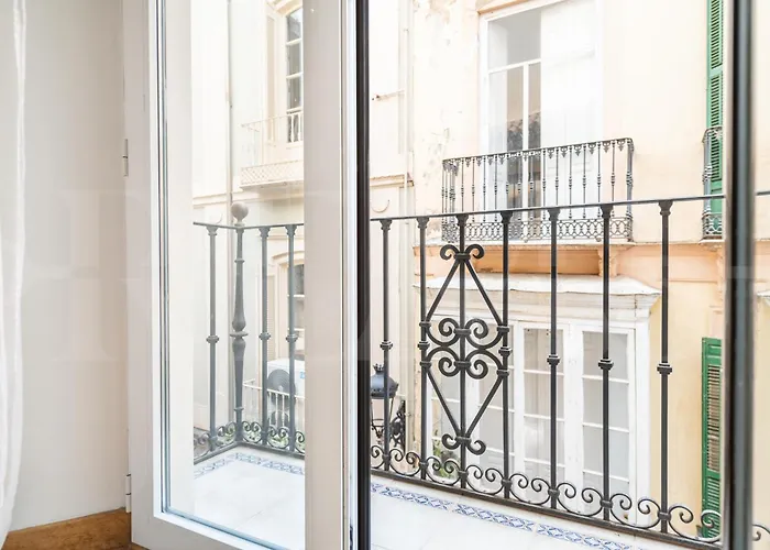 Charming With Private Patio By Rems Daire