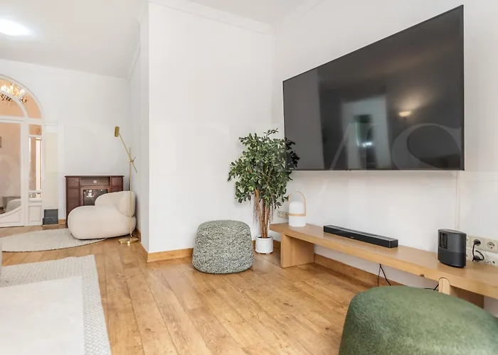 Charming With Private Patio By Rems Daire Málaga