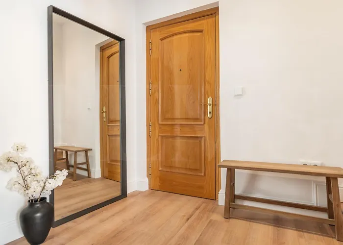 Charming With Private Patio By Rems Daire Málaga
